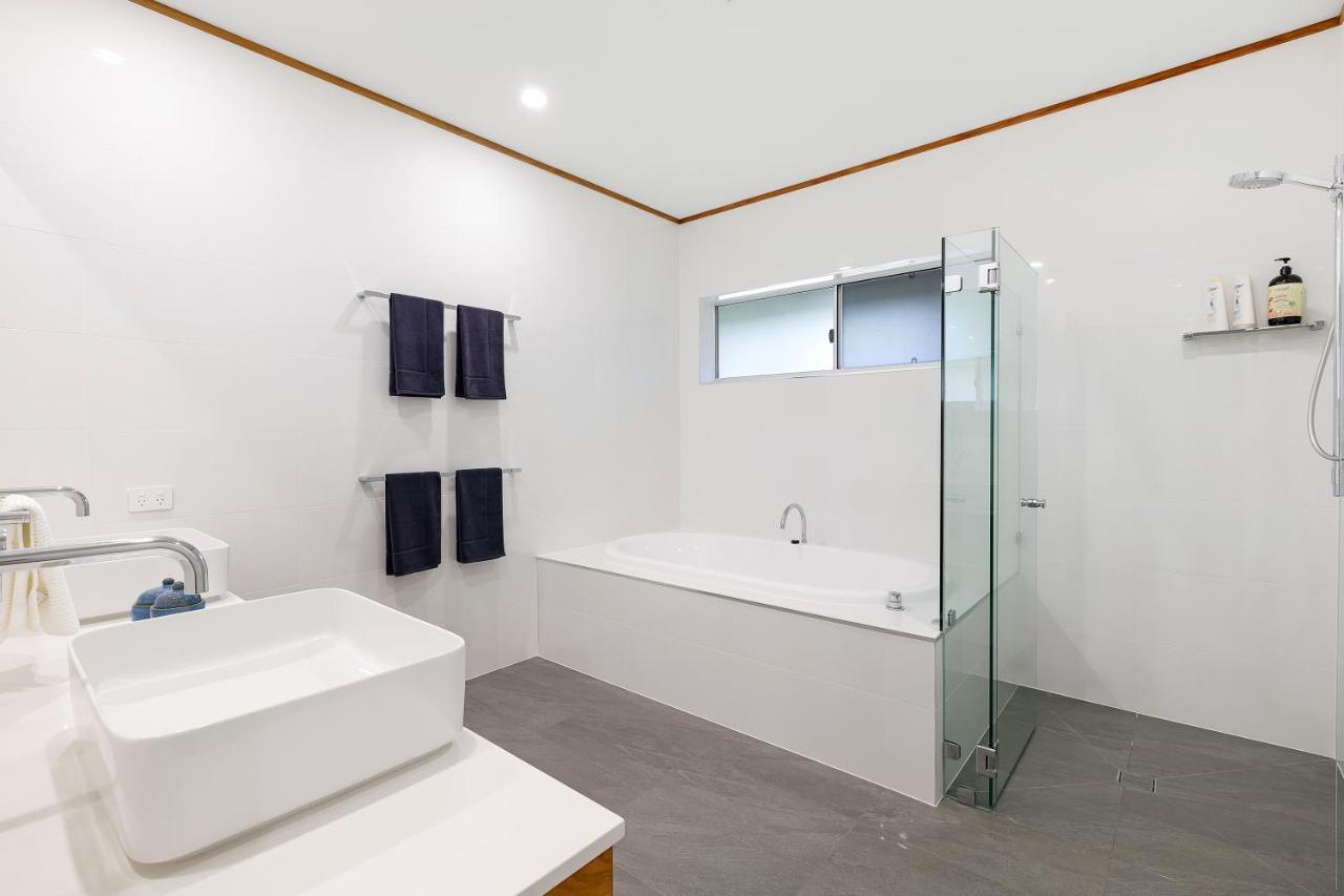 Yangaro Villa Airlie Beach Exterior photo